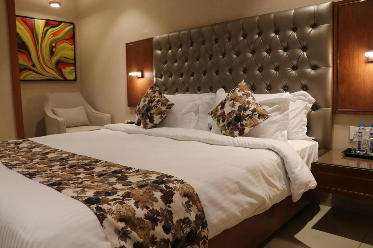 Sk Lords Inn Ahmedabad Exterior foto