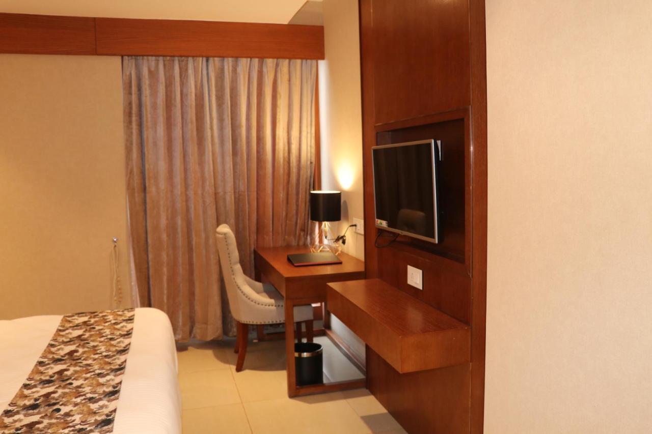 Sk Lords Inn Ahmedabad Exterior foto