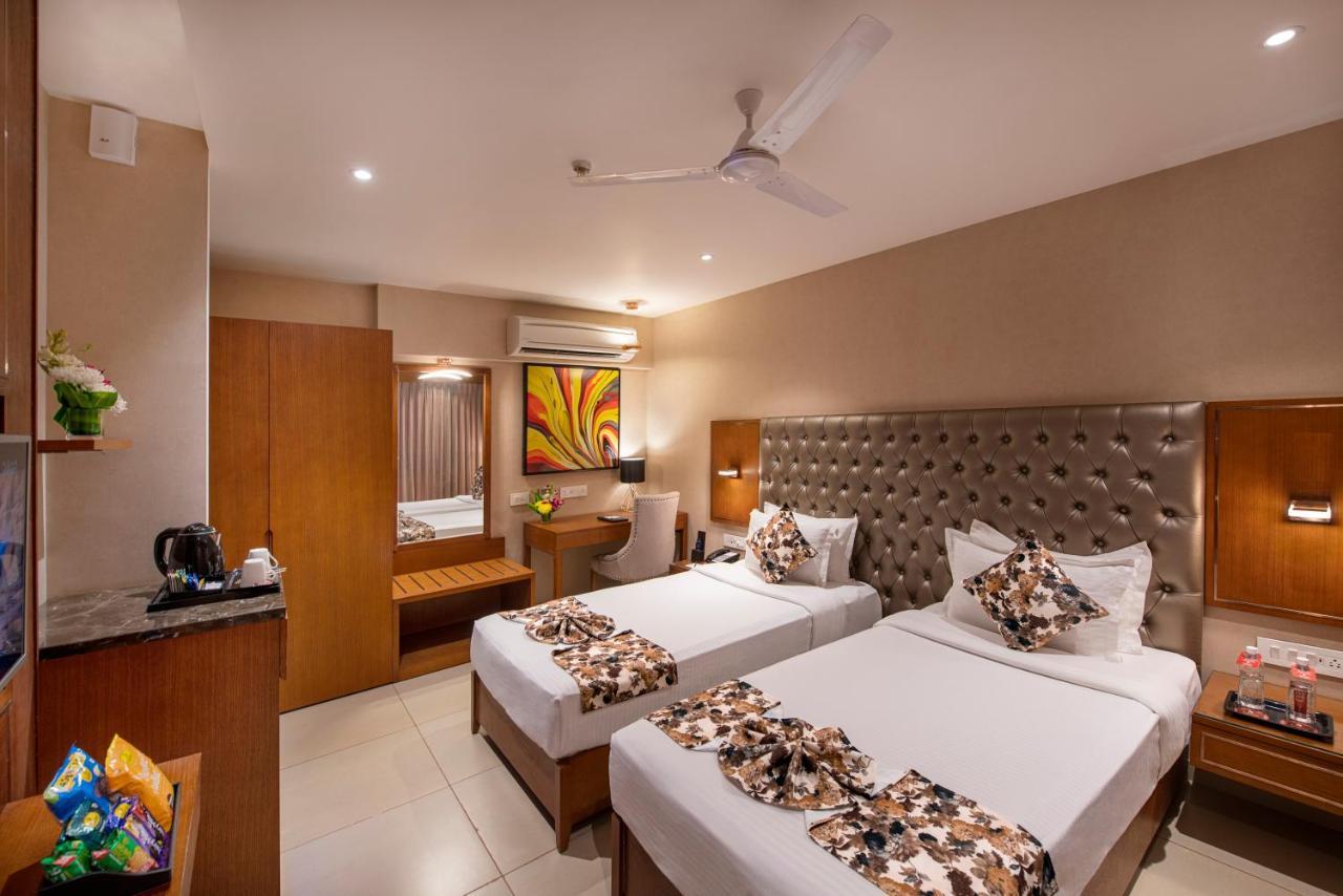 Sk Lords Inn Ahmedabad Exterior foto