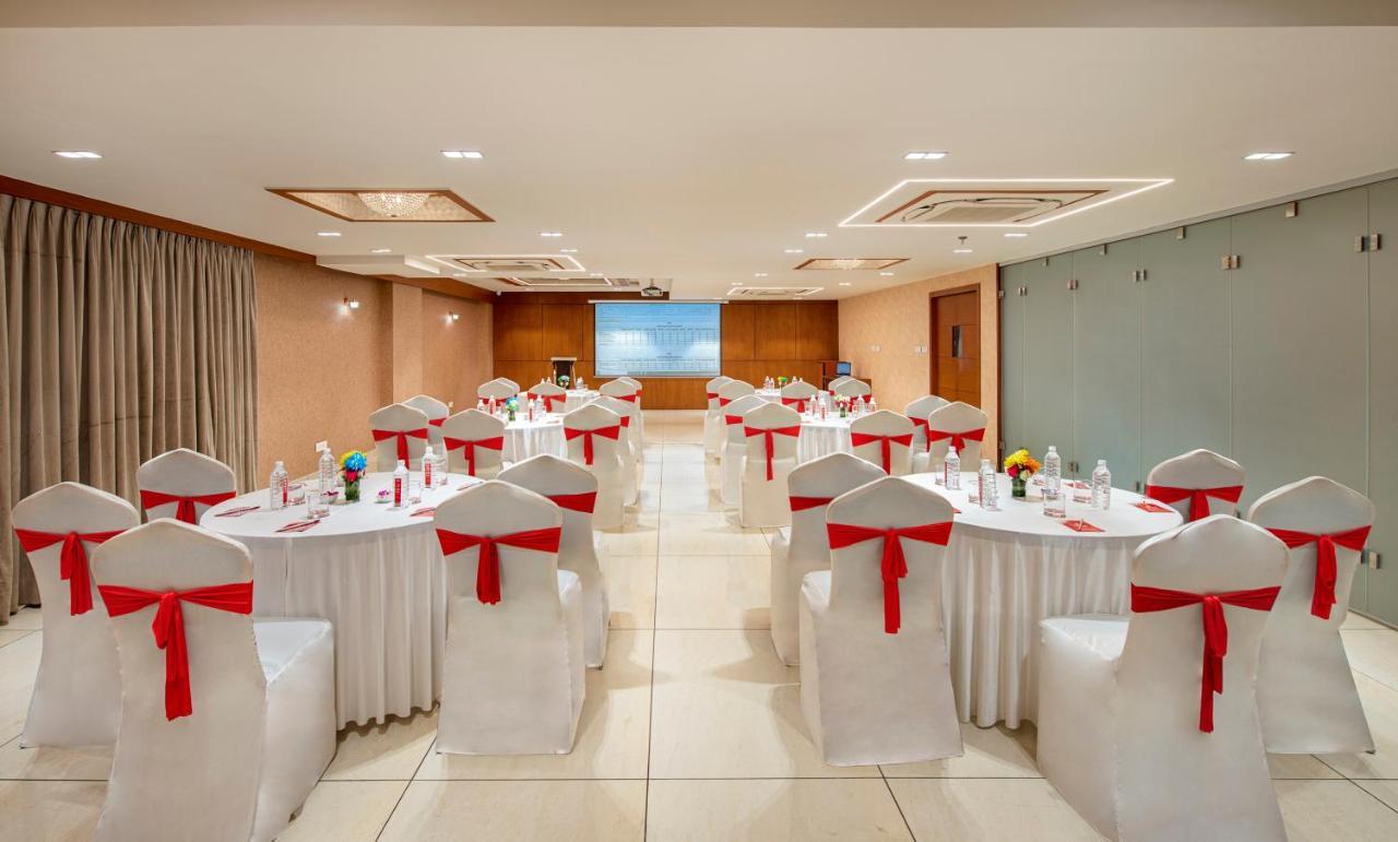 Sk Lords Inn Ahmedabad Exterior foto