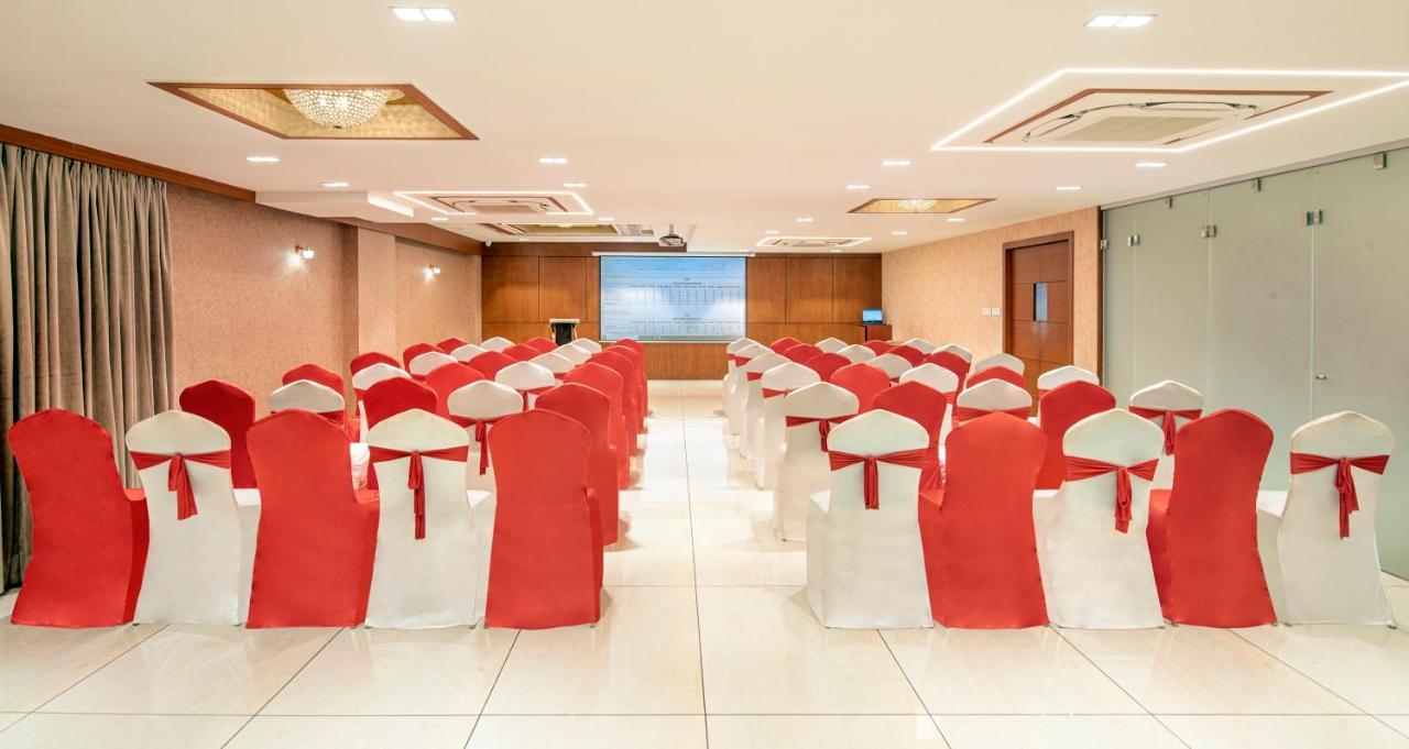 Sk Lords Inn Ahmedabad Exterior foto