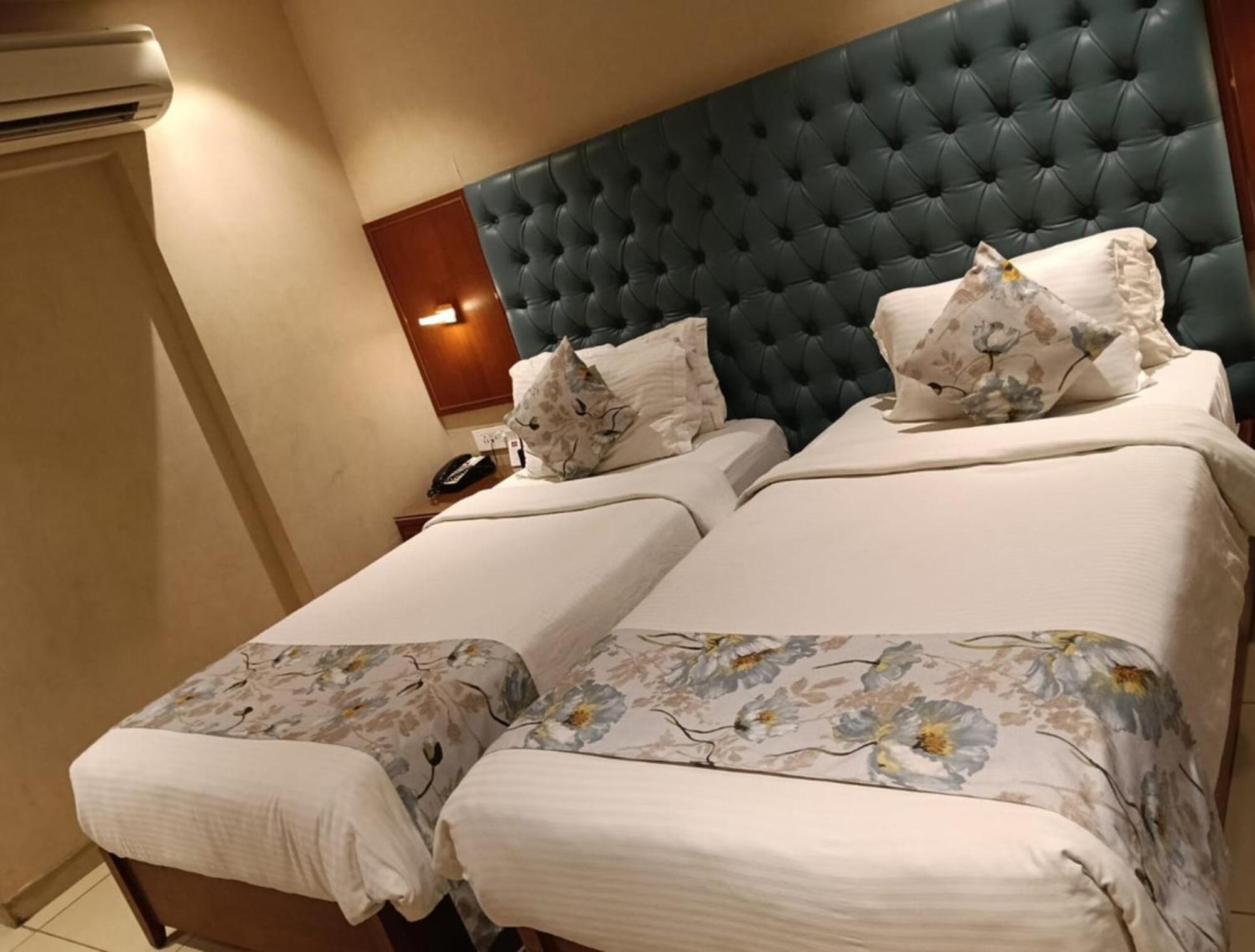 Sk Lords Inn Ahmedabad Exterior foto