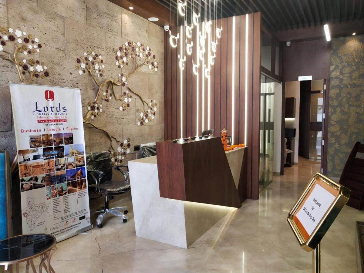 Sk Lords Inn Ahmedabad Exterior foto